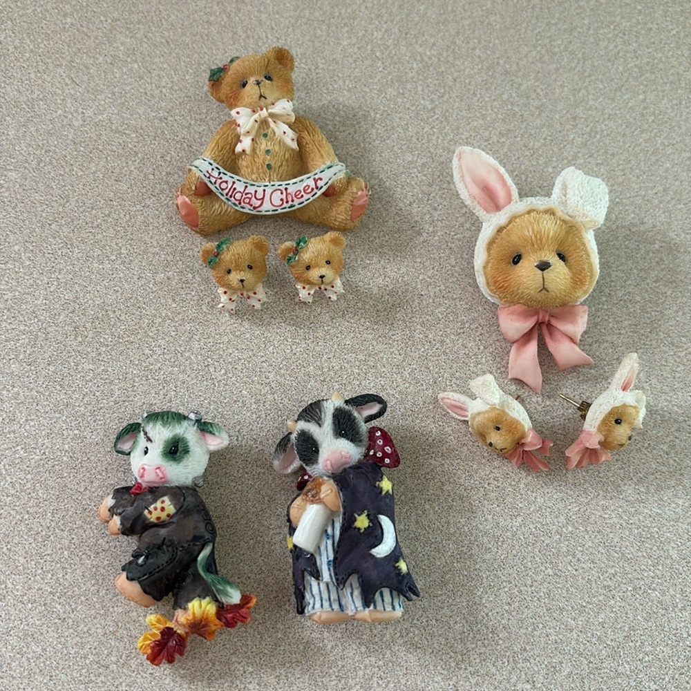 Vintage sets Mary’s Moos and Cherished Teddy’s jewelry